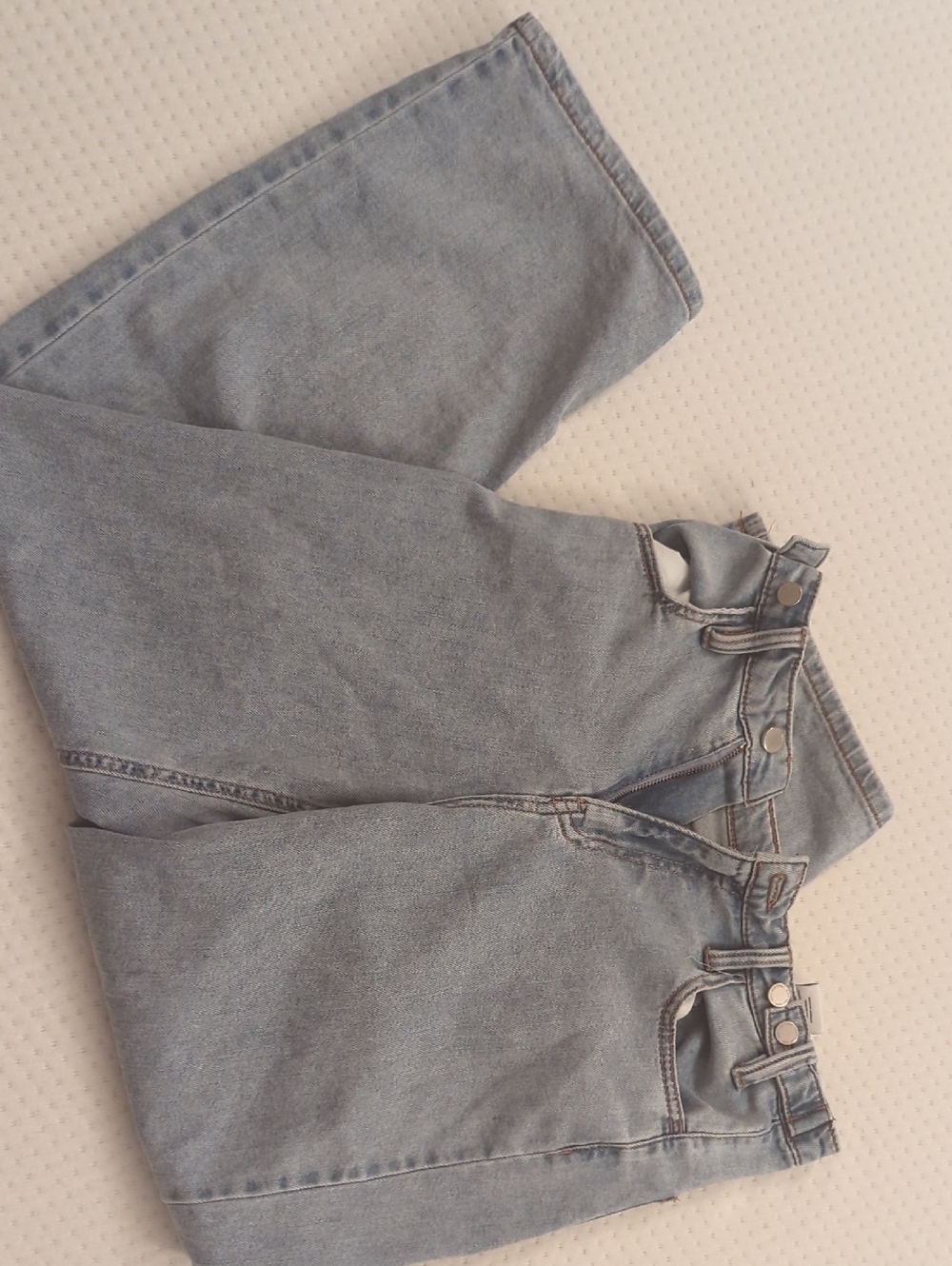 Classic Light Blue High-Waist Women’s Jeans